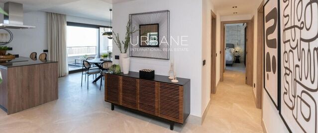 Apartamento moderno de tres habitaciones con terraza en entorno natural