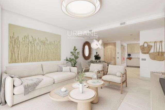 Elegante Apartamento Moderno con Vistas Panorámicas y Piscina en la Costa del Sol