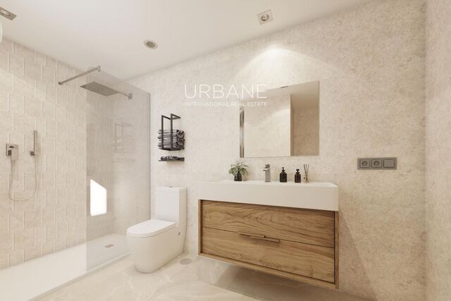 Elegante Apartamento Moderno con Vistas Panorámicas y Piscina en la Costa del Sol