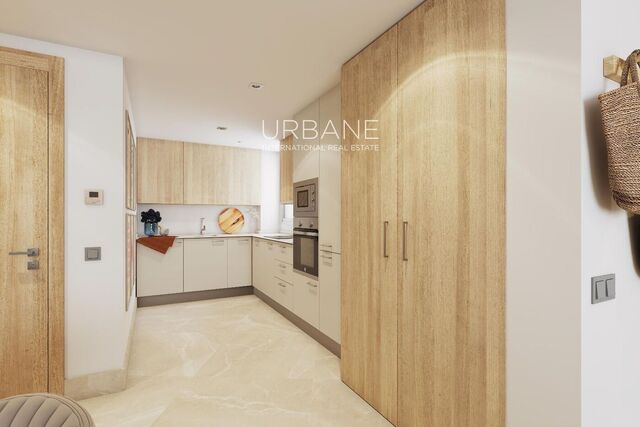 Elegante Apartamento Moderno con Vistas Panorámicas y Piscina en la Costa del Sol