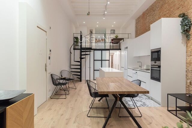 Encantador dúplex de 2 dormitorios en el Barrio Gótico