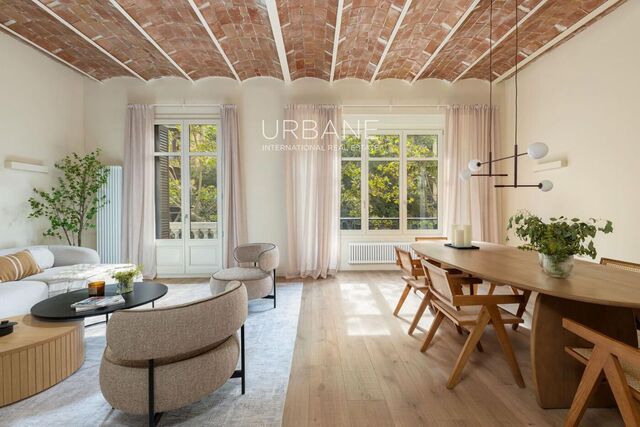 Élégant appartement modernisé dans un immeuble bourgeois classique