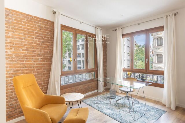 Superbe appartement d'angle rénové sur Via Laietana