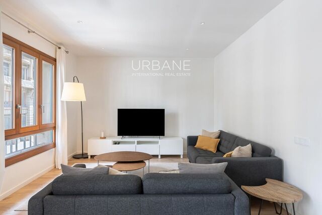 Superbe appartement d'angle rénové sur Via Laietana