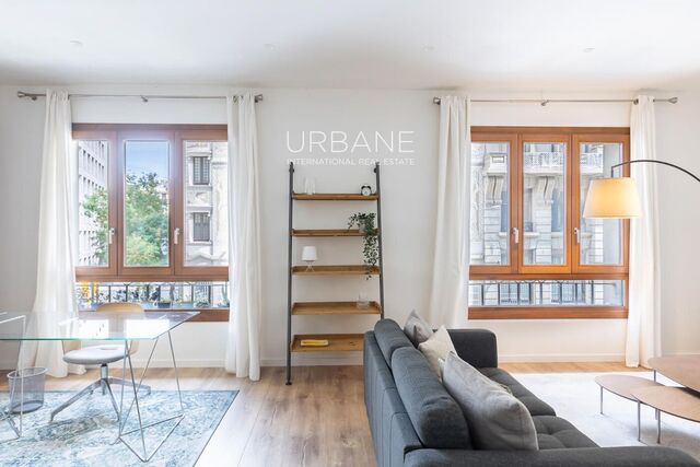 Superbe appartement d'angle rénové sur Via Laietana