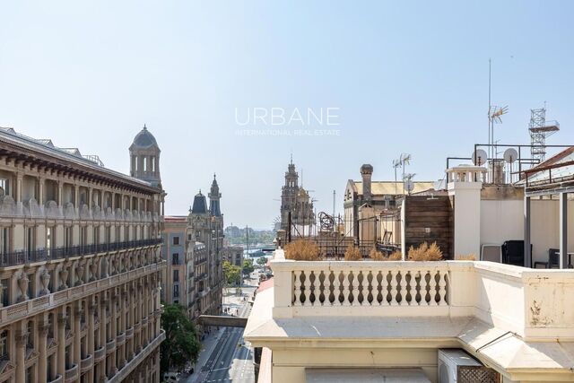 Superbe appartement d'angle rénové sur Via Laietana