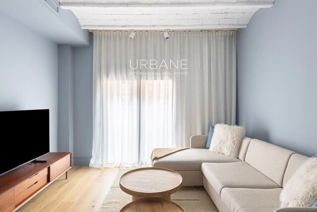 Ático de un dormitorio a estrenar con terraza privada en la azotea en Gràcia