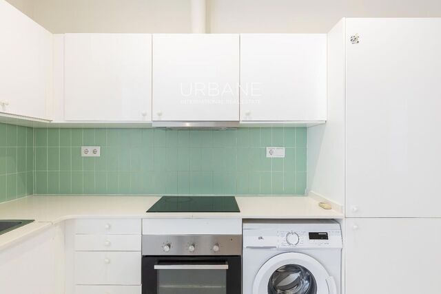 Apartamento reformado de 2 dormitorios con balcón en El Raval, Barcelona