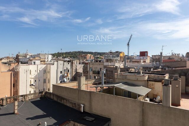 Apartamento reformado de 2 dormitorios con luz natural en El Raval, Barcelona