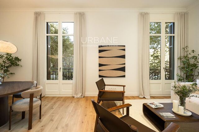 Elegante propiedad totalmente reformada en una Finca Regia histórica en L'Eixample