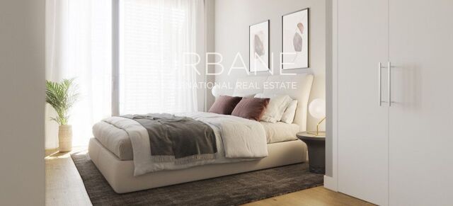 Bright 3-Bedroom Apartment with Private Terrace and Rooftop Pool in Plaça Catalana