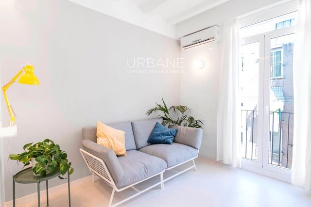 Exquisit Apartament Reformat de 2 Dormitoris en Venda al Districte de Luxe d'El Raval - Urbane International Real Estate