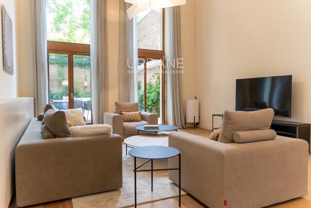 Geräumiges Maisonette-Apartment mit Terrasse in Eixample, Barcelona