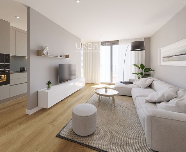 Erdgeschoss, 3-Zimmer-Duplex mit 53 m² Privatterrasse zum Verkauf in El Guinardó