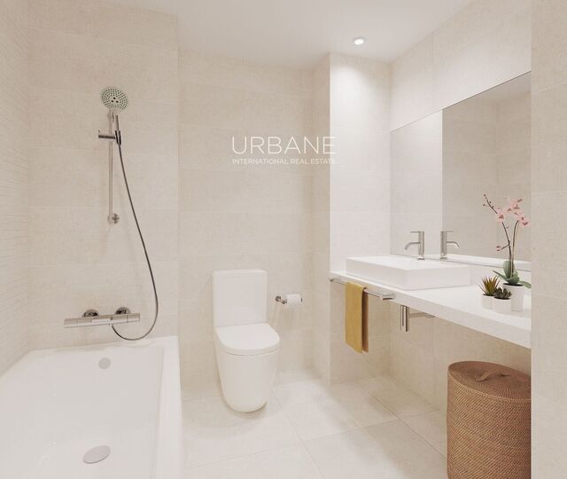 Erdgeschoss, 3-Zimmer-Duplex mit 53 m² Privatterrasse zum Verkauf in El Guinardó