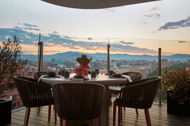 Apartamento de Lujo de 140,70 m² con 2 Dormitorios y Terrazas de 16 m² y 27,40 m² en Venta en Diagonal Mar, Barcelona – Barcelona Bay Residences