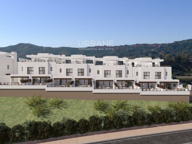 Lujosa Casa Adosada de 3 Dormitorios en La Cala Golf Resort, Mijas, Málaga