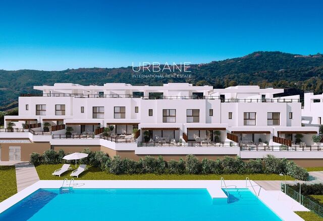 Lujosa Casa Adosada de 3 Dormitorios en La Cala Golf Resort, Mijas, Málaga