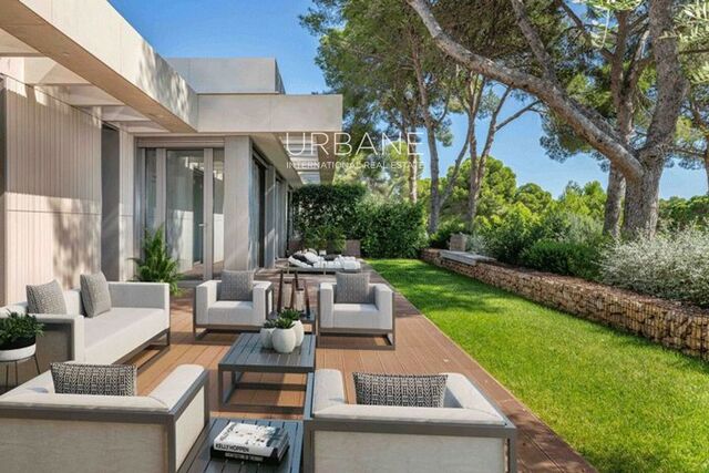 Apartamento de lujo de 4 dormitorios y 3 baños en un resort de golf.