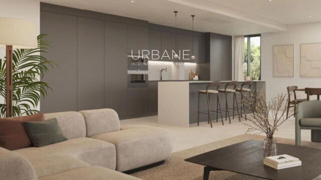 Amplio Apartamento en Resort de Golf en Salou con Vista a la Playa, Piscina y Gimnasio