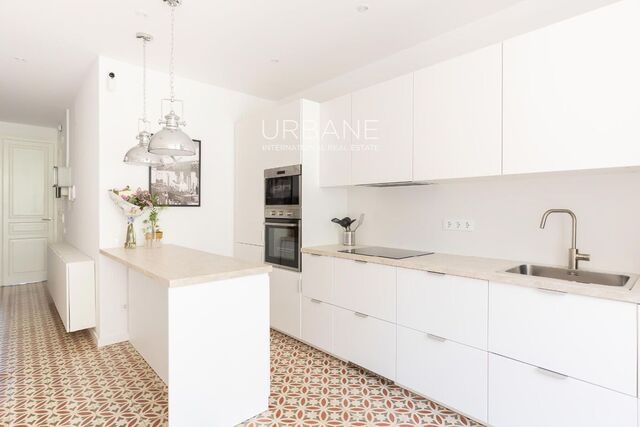 Encantador y Recién reformado piso en venta de 3 habitaciones en Poblenou, Barcelona