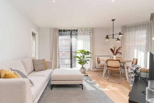 Neues Duplex-Apartment mit Drei Schlafzimmern zum Verkauf in Plaça Catalana, Barcelona - Bezugsfertig