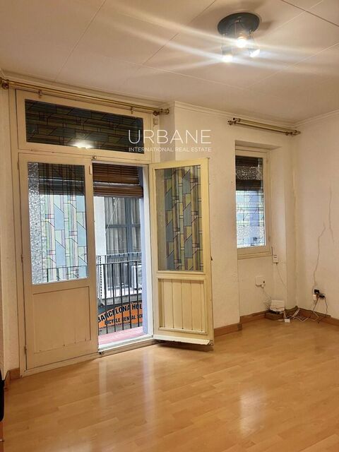 Appartement de 3 chambres à louer près de la Plaza Catalunya et de la Plaza Urquinaona - disponible dès maintenant (6 à 11 mois)