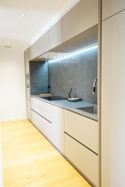 Luxuriöse 124 m² Wohnung mit Terrasse und Pool im Herzen von Barcelona