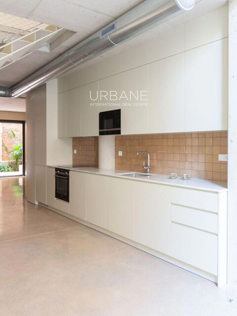 Moderno Dúplex en Planta Baja en Venta en Sagrada Familia, Eixample