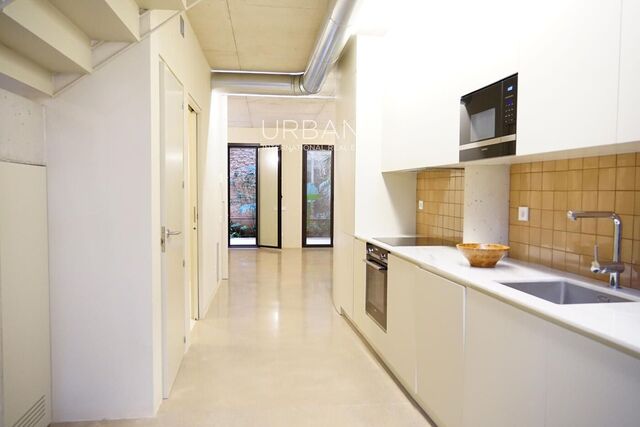Moderno Dúplex en Planta Baja en Venta en Sagrada Familia, Eixample