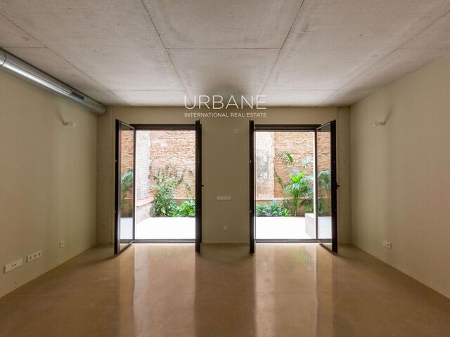 Moderno Dúplex en Planta Baja en Venta en Sagrada Familia, Eixample