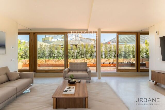 Exclusive Penthouse with 45m2 Private Terrace in Barcelona's Old Town