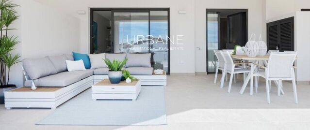 Stilvolle Zeitgemäße Wohnung Nur Wenige Schritte vom Strand mit Geräumiger Terrasse