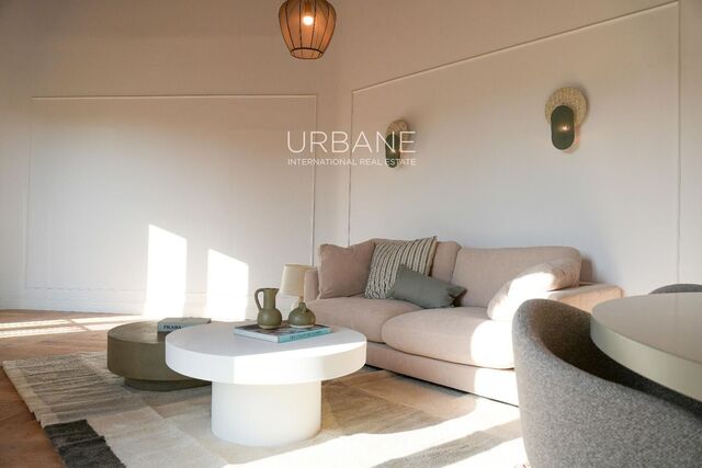 Geräumige Wohnung in Renovierung an der Gran Via - Eixample