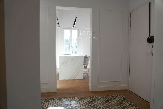 Renovierte Wohnung mit Terrasse und Hellem Raum in Eixample