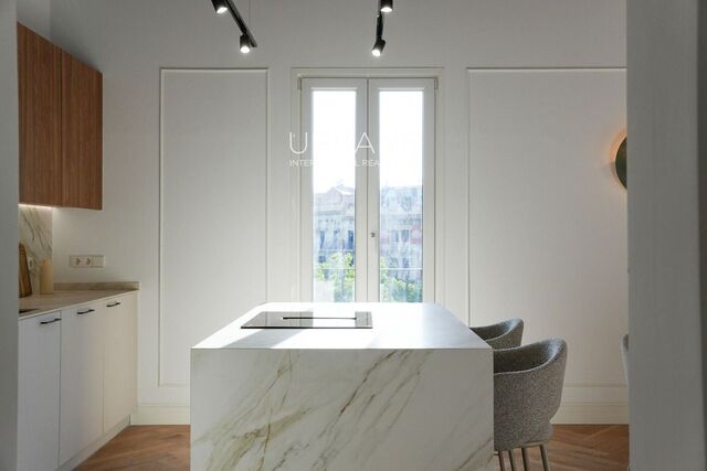 Appartement en Rénovation avec Terrasse et Surface Lumineuse à Eixample