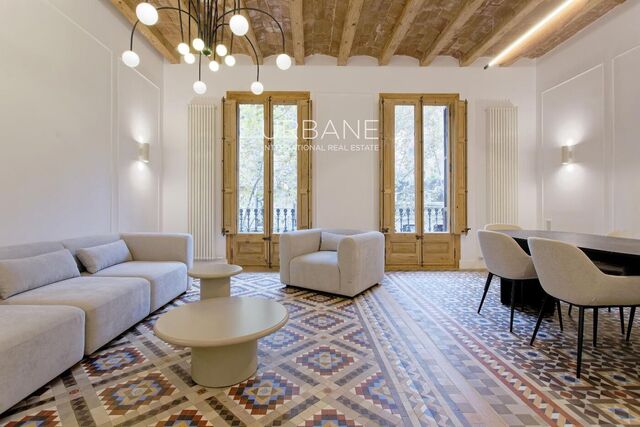 Appartement spacieux et moderne en rénovation dans le quartier emblématique de l'Eixample