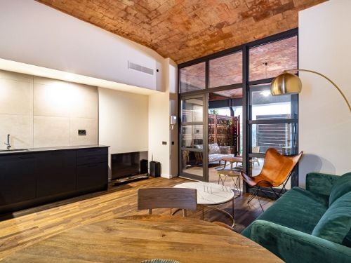 Lovely 1 Bed Apartment with Terrace for Rent in Vila de Gracia