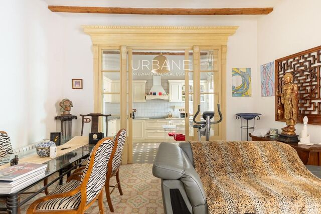 Encantador piso de 3 habitaciones en venta en el corazón del Barrio Gótico de Barcelona – A pocos pasos de la mágica Catedral del Pi