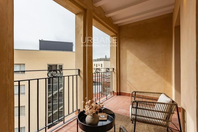 Spacious apartment with a pool in the heart of Barcelona