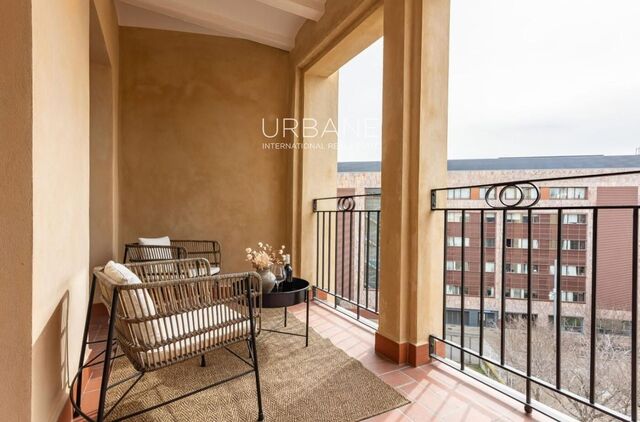 Spacious apartment with a pool in the heart of Barcelona