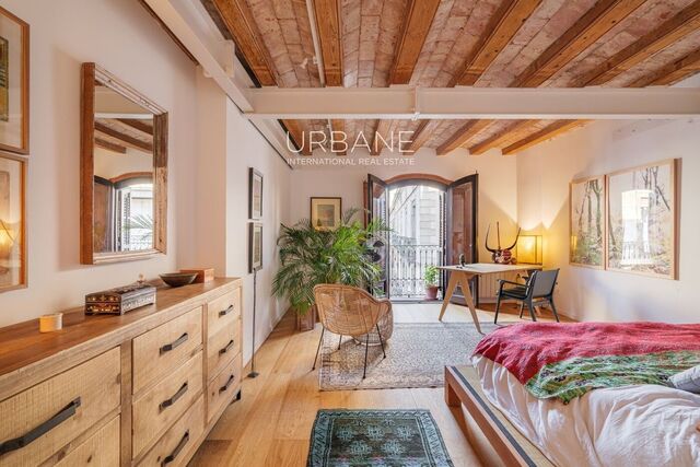 Precioso Apartamento con Dos Dormitorios en el Gótico