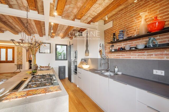 Precioso Apartamento con Dos Dormitorios en el Gótico