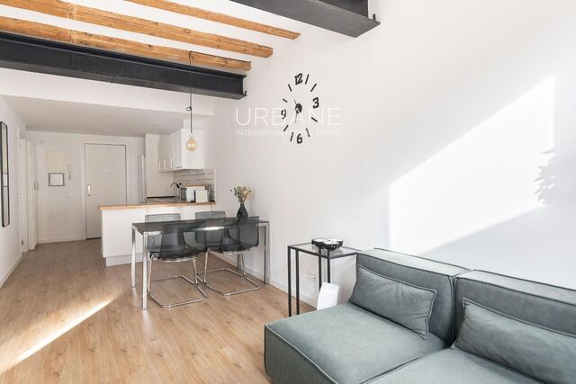 Encantador Apartamento Renovado en el Corazón de El Raval