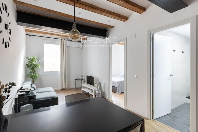 Encantador Apartamento Renovado en el Corazón de El Raval