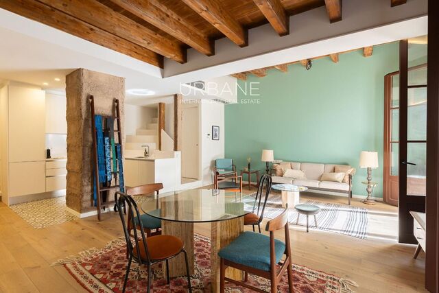 Encantador Dúplex de 3 Dormitorios con Terraza en el Corazón del Born