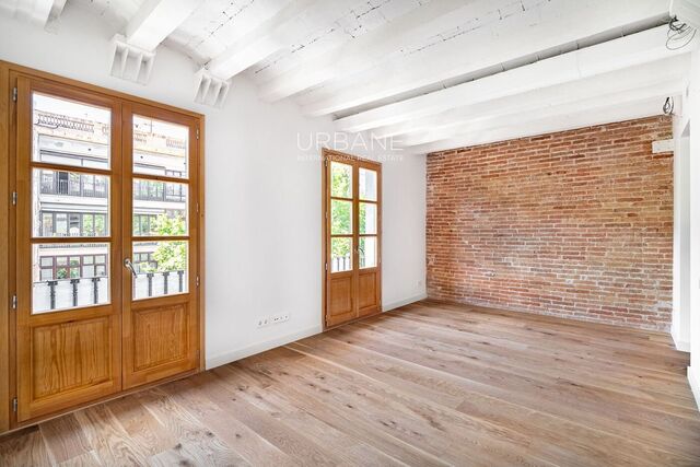 Oportunitat d'Inversió Excepcional: Joia de 2 Habitacions a l'Eixample, a un Pas de l'Arc de Triomf!