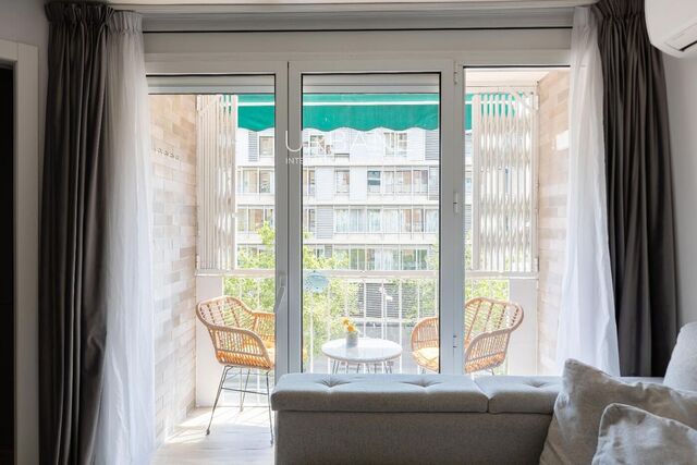Amplio Apartamento Reformado en Sant Martí, Cerca de la Playa