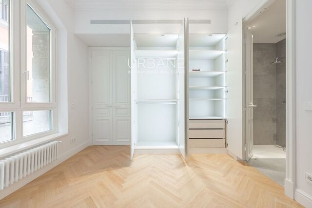 Luxuriöses Wohnen im Herzen des Gotischen Viertels von Barcelona | 2 Schlafzimmer, 2 Bäder, komplett renovierte Küche