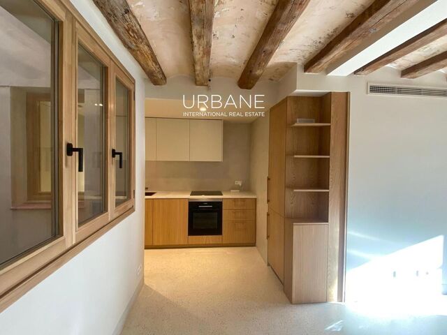 Loft con Balcón y Terraza Comunitaria en Azotea a un Paso de Las Ramblas